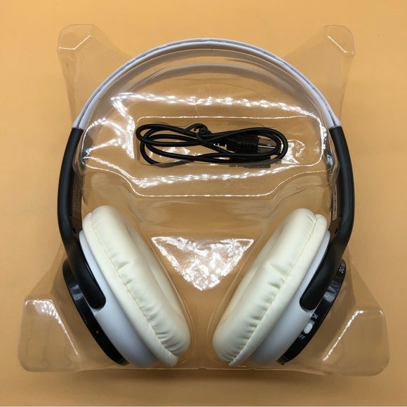 Proscan PBT225 Bluetooth Rechargeable Wireless Stereo Headphones - Picture 2 of 4